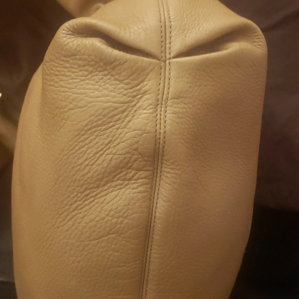 Authentic Gucci Soho Bag Large - Picture 4 of 12